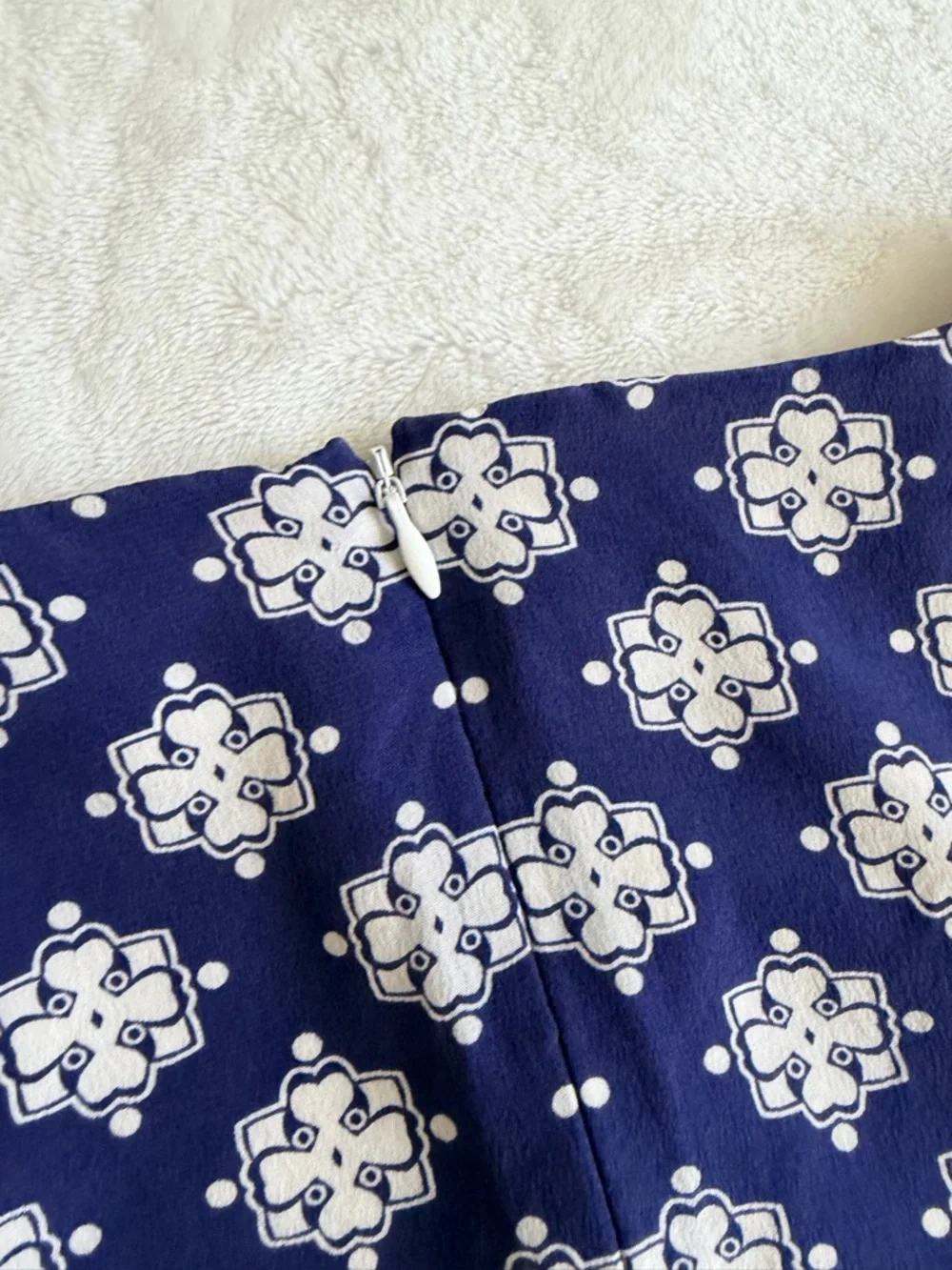 Brooks Brothers 100% Silk Navy & White Printed Midi Dress - Picture 10 of 10